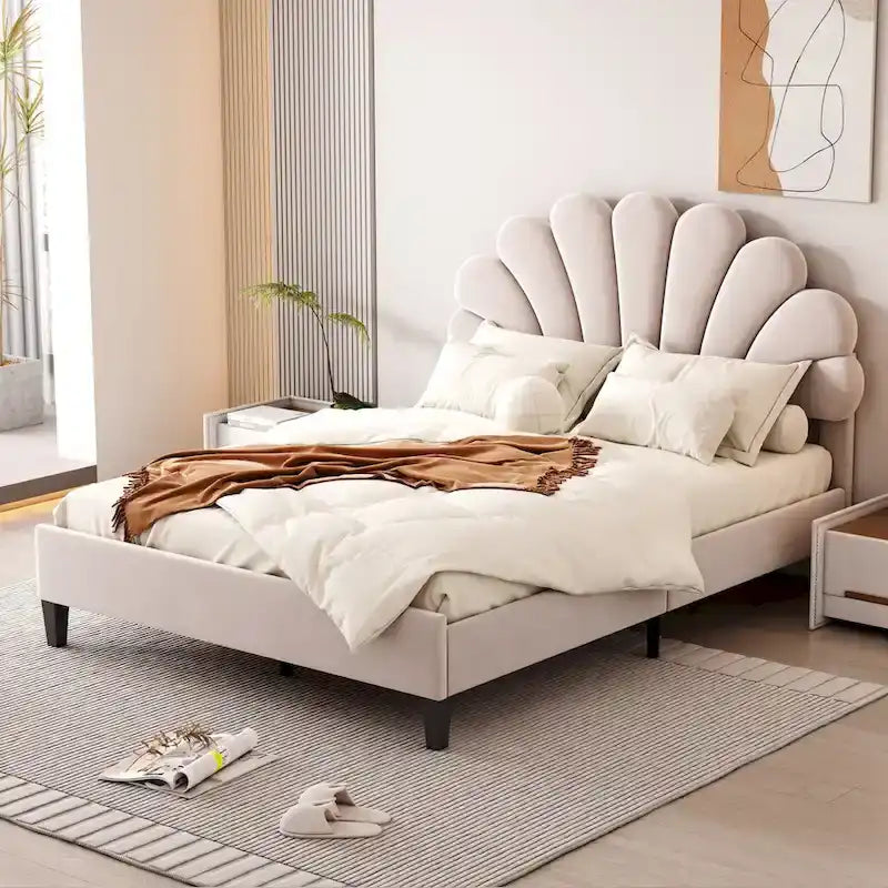 Letto a piattaforma imbottito in velluto rosso a grandezza naturale, testiera con motivo floreale, per 1
