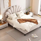 Letto a piattaforma imbottito in velluto rosso a grandezza naturale, testiera con motivo floreale, per 1