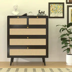 Cassettiera a 5 cassetti in rattan nero con maniglie in metallo dorato