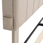 Letto a piattaforma in lino beige/marrone con testiera contenitore e stazione di ricarica – Queen/Full, 1–2 persone
